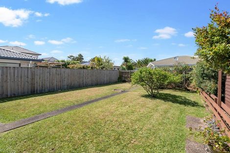 Photo of property in 8 West Hoe Road, Orewa, 0931