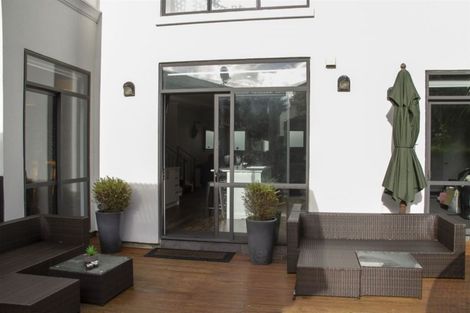 Photo of property in 10 Claverton Grove, Churton Park, Wellington, 6037