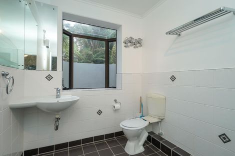 Photo of property in 202 Godley Road, Titirangi, Auckland, 0604