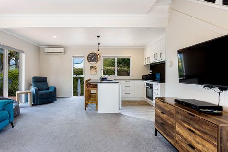 Photo of property in 9 Rheingold Place, Huapai, Kumeu, 0810