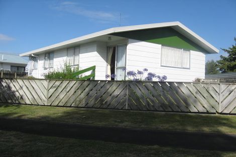 Photo of property in 8b Cedar Drive, Aramoho, Whanganui, 4500