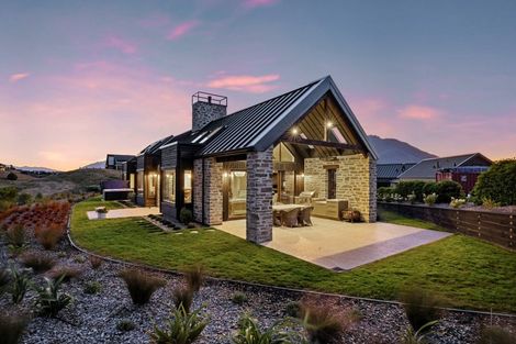 Photo of property in 40 Cunninghams Drive, Jacks Point, Queenstown, 9371