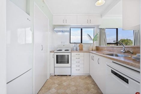 Photo of property in 2 Empire Road, Orewa, 0931