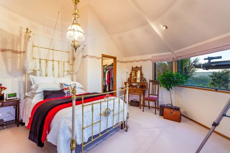 Photo of property in 170 Scenic Drive, Titirangi, Auckland, 0604