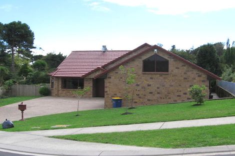 Photo of property in 19 Oratia Drive, Glen Eden, Auckland, 0602