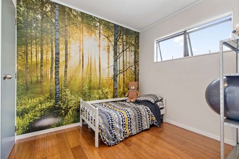 Photo of property in 2/10 Jarrah Place, Massey, Auckland, 0614