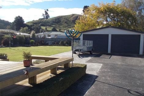Photo of property in 16 Ongo Road, Hunterville, 4730