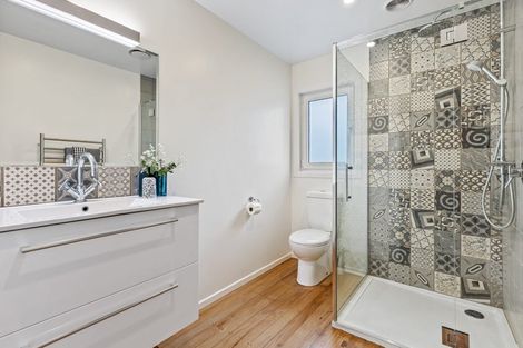 Photo of property in 34 Neil Avenue, Te Atatu Peninsula, Auckland, 0610