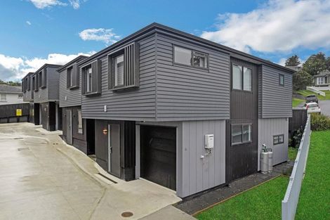 Photo of property in 2 Kama Place, Sunnynook, Auckland, 0620