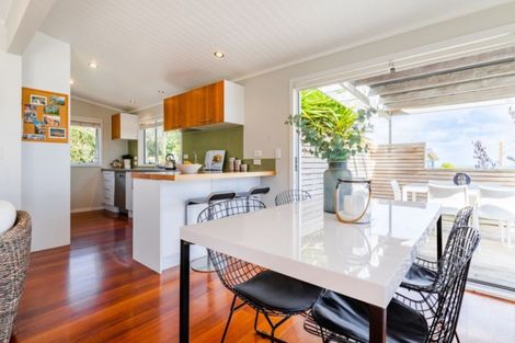Photo of property in 60 Waitea Road, Muriwai, Waimauku, 0881