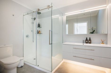 Photo of property in 37 Parkland Crescent, Terrace End, Palmerston North, 4410