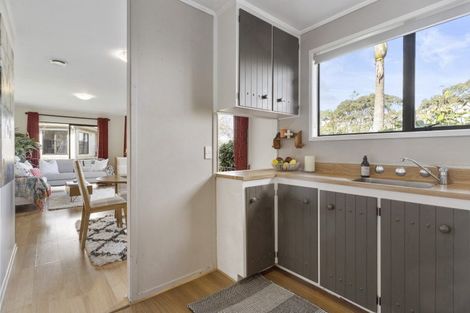 Photo of property in 16 St Catherine Crescent, West Harbour, Auckland, 0618