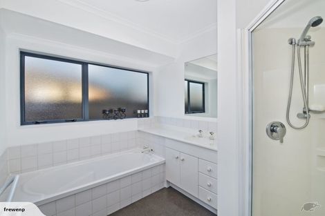 Photo of property in 8 Monet Vale, Rolleston, 7614