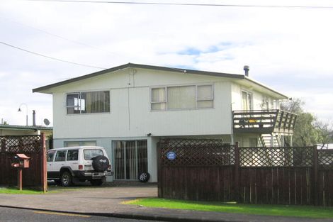 Photo of property in 65 Lincoln Park Avenue, Massey, Auckland, 0614