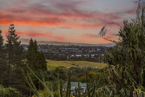 Photo of property in 33r Panorama Drive, Welcome Bay, Tauranga, 3175