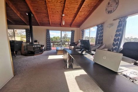 Photo of property in 21 Raelene Place, Massey, Auckland, 0614