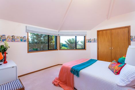 Photo of property in 170 Scenic Drive, Titirangi, Auckland, 0604