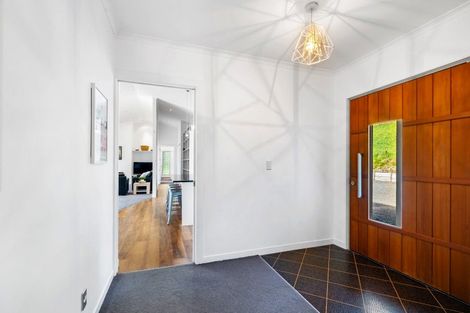 Photo of property in 30 Waipuka Road, Waimarama, Havelock North, 4294