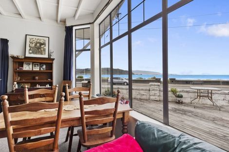 Photo of property in 128 Lyall Parade, Lyall Bay, Wellington, 6022