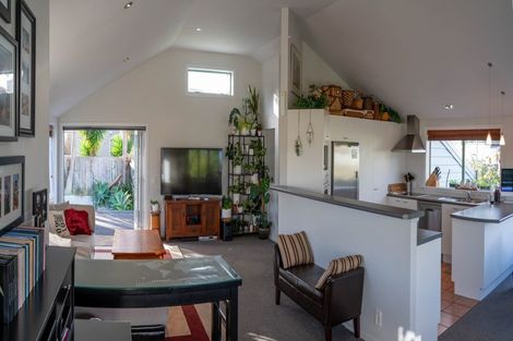Photo of property in 1/4 Richards Avenue, Forrest Hill, Auckland, 0620