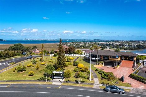 Photo of property in 161 Luckens Road, West Harbour, Auckland, 0618