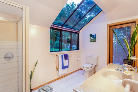 Photo of property in 170 Scenic Drive, Titirangi, Auckland, 0604