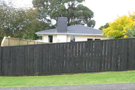 Photo of property in 13 Brookfield Road, Te Atatu Peninsula, Auckland, 0610