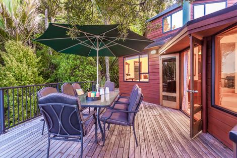 Photo of property in 170 Scenic Drive, Titirangi, Auckland, 0604