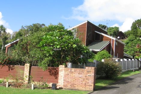 Photo of property in 72 Marellen Drive, Red Beach, 0932