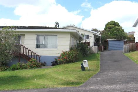 Photo of property in 2/33 Hale Crescent, Bayview, Auckland, 0629