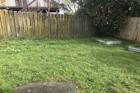 Photo of property in 17 St Catherine Crescent, West Harbour, Auckland, 0618