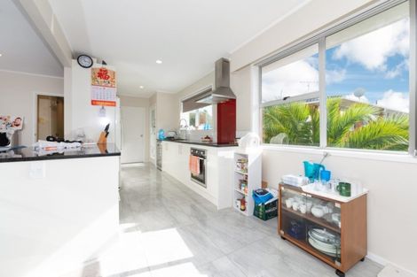 Photo of property in 68 Triangle Road, Massey, Auckland, 0614