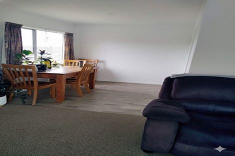 Photo of property in 10 Sabana Place, Unsworth Heights, Auckland, 0632