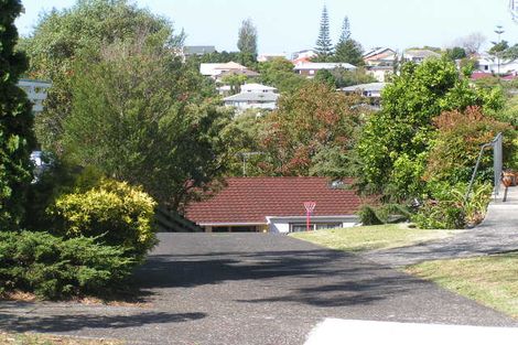 Photo of property in 1/28 Knightsbridge Drive, Forrest Hill, Auckland, 0620