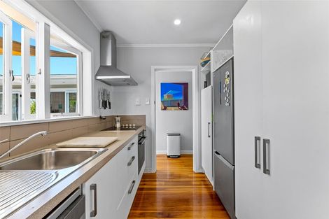 Photo of property in 1/73 Birkdale Road, Birkdale, Auckland, 0626