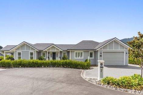 Photo of property in 7 Lamont Place, Waikanae, 5036
