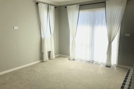 Photo of property in 66 Symes Drive, Red Beach, 0932