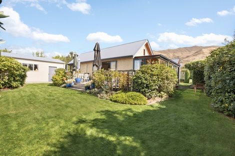 Photo of property in 86 Meadowstone Drive, Wanaka, 9305