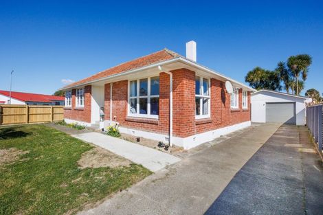 Photo of property in 27 Crewe Crescent, Hokowhitu, Palmerston North, 4410