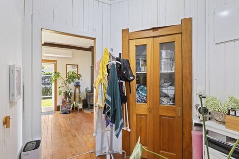 Photo of property in 15 Ngahere Street, Inglewood, 4330