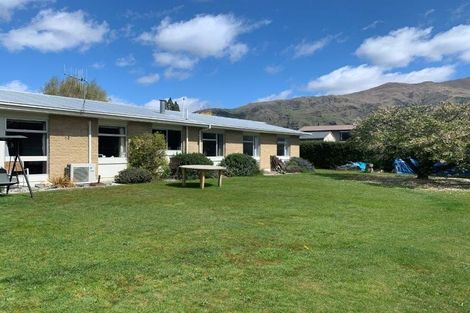 Photo of property in 90-94 Tenby Street, Wanaka, 9305