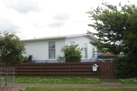 Photo of property in 11 Burbank Avenue, Manurewa, Auckland, 2102