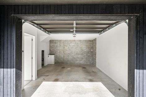 Photo of property in 17 Rua Kai Way, Brooklyn, Wellington, 6021