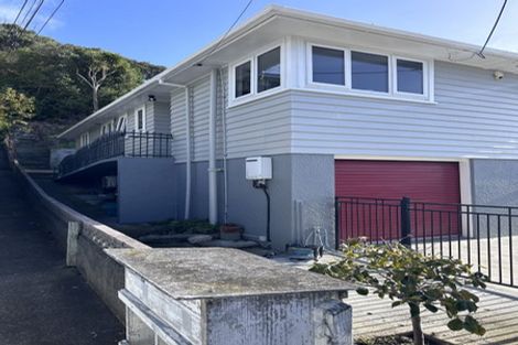 Photo of property in 24 Severn Street, Island Bay, Wellington, 6023