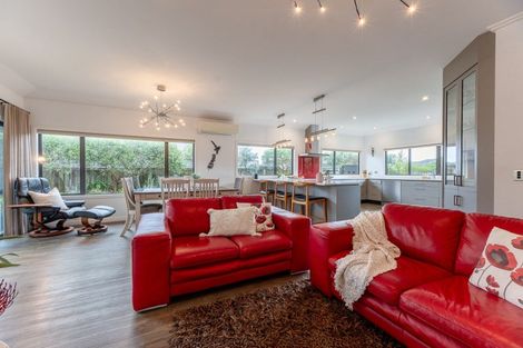 Photo of property in 4 Barbaras Way, Waikanae Beach, Waikanae, 5036