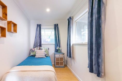 Photo of property in 90 Gillies Crescent, Waimarama, Havelock North, 4294