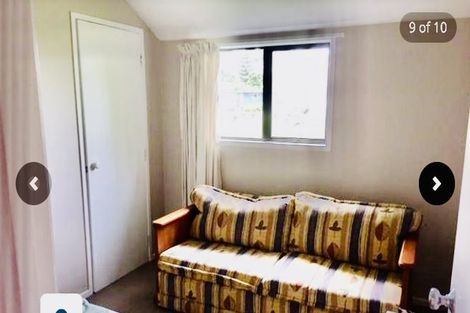 Photo of property in 1/70 Ayton Drive, Totara Vale, Auckland, 0629