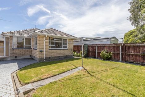 Photo of property in 37 Frensham Crescent, Woolston, Christchurch, 8062