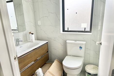 Photo of property in 5 Whale Bay Rise, Gulf Harbour, 0930