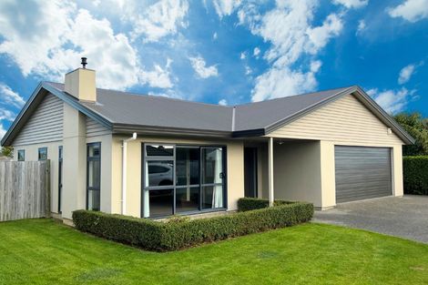 Photo of property in 57 Tennyson Avenue, Kelvin Grove, Palmerston North, 4414